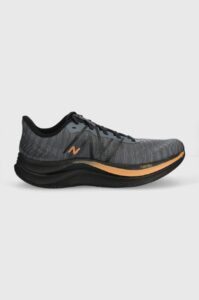 Běžecké boty New Balance WFCPRGA4